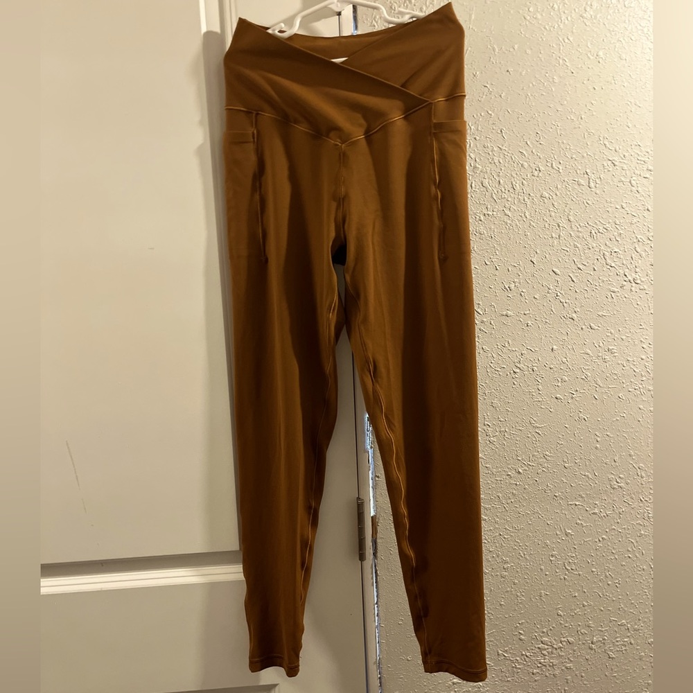 Aerie size medium coffee brown colored
